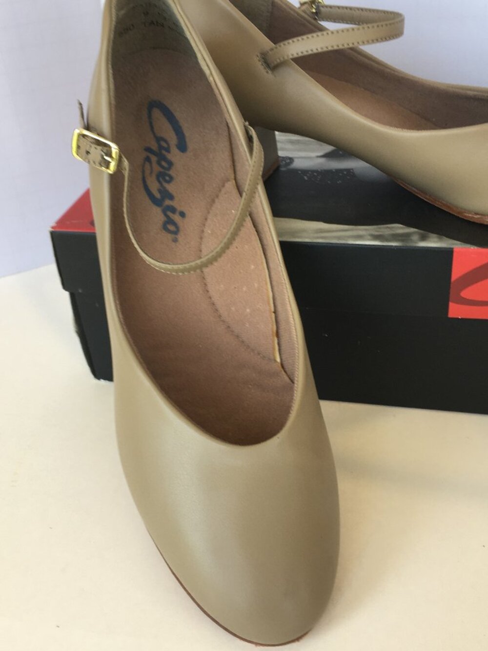 Capezio Dancing Shoes Sz 9.5 Jr. Footlight Tan # 550